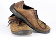 Paar ausgelatschte Halbschuhe Freisteller