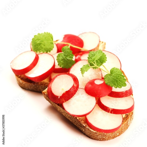 Photo: belegtes Brot mit Radieschen belegtes Brot mit Radieschen