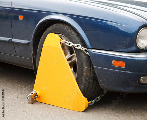 Photo: Wheel clamp Wheel clamp