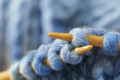 Strickzeug hellblau