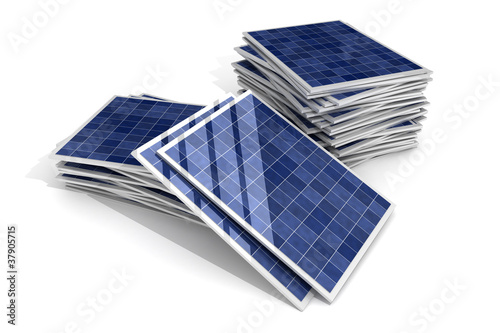 Illustration: gestapelte Solarpanele gestapelte Solarpanele