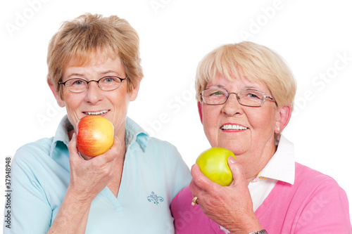 Photo: seniorinnen ernähren sich gesund seniorinnen ernähren sich gesund