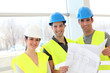 Ouvriers en reunion de chantier