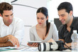 Réunion de travail en agence photographique Réunion de travail en agence photographique