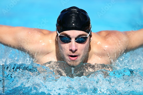 Foto: Swimmer - man swimming Swimmer - man swimming