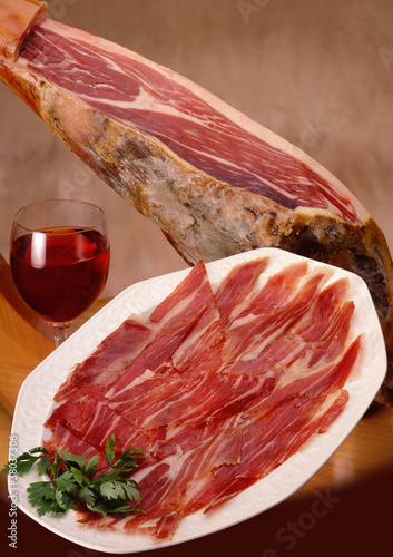 Photo: Fuente de jamón Fuente de jamón