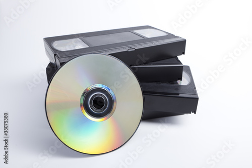 Foto: VHS vs DVD VHS vs DVD