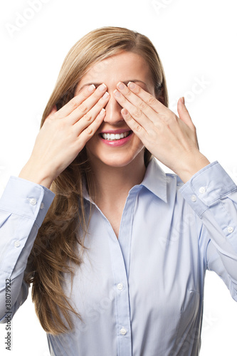 Foto: Frau versteckt ihre Augen Frau versteckt ihre Augen