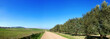 strada tra i campi
