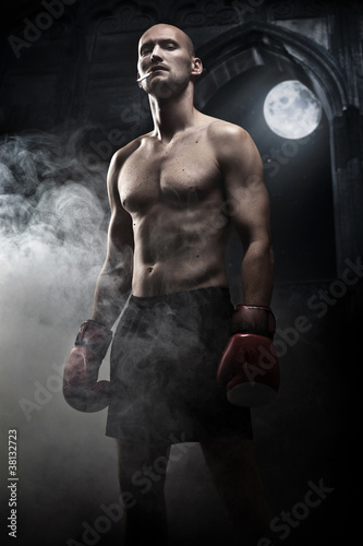 Photo: Mysterious photo of a handsome boxer Mysterious photo of a handsome boxer