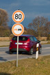 Tempo 80 auf einer Landstraße