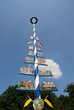 München Viktualienmarkt Maibaum Brauereien