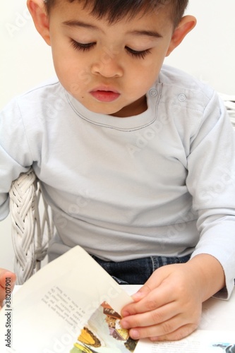Photo: lire lire