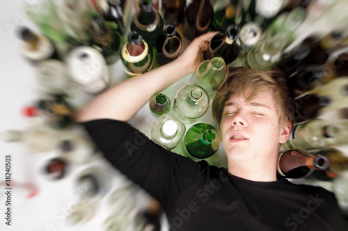 Photo: Junger Alkoholiker Junger Alkoholiker