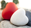 Photo: deux coeurs rouge et blanc deux coeurs rouge et blanc