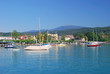 Blick auf Velden am Wörthersee mit dem Schloss