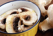 FUNGHI MACERATI AL LIMONE ED OLIO
