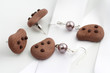 orecchini a forma di biscotti
