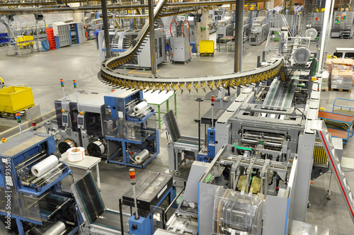 Foto: Verpackungsmaschinen Druckerei // Packaging Machinery Verpackungsmaschinen Druckerei // Packaging Machinery