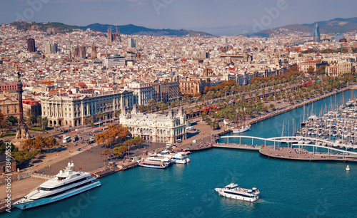 Fototapeta Barcelona skyline, Sagrada Familia and Torre Agbar are visible.