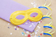 Photo: Maschera di carnevale con coriandoli e stelle filanti Maschera di carnevale con coriandoli e stelle filanti
