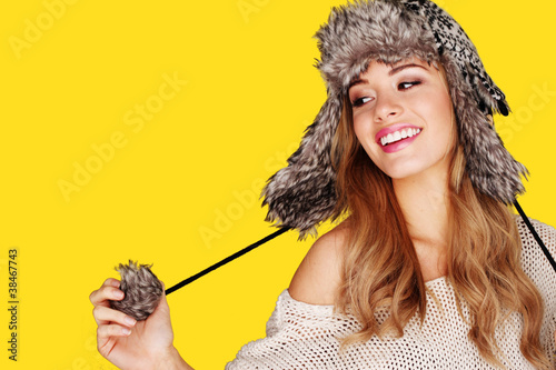 Foto: Pretty Young Blonde Playing With Pompom Pretty Young Blonde Playing With Pompom