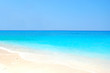 Foto: white beach and blue sea white beach and blue sea