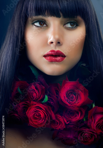 Photo: Beautiful Fashion Girl with Roses Beautiful Fashion Girl with Roses