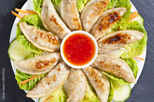 Photo: Jiaozi mit Chili Sauce Jiaozi mit Chili Sauce
