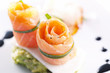 Tapas mit Lachs und Avocadocreme