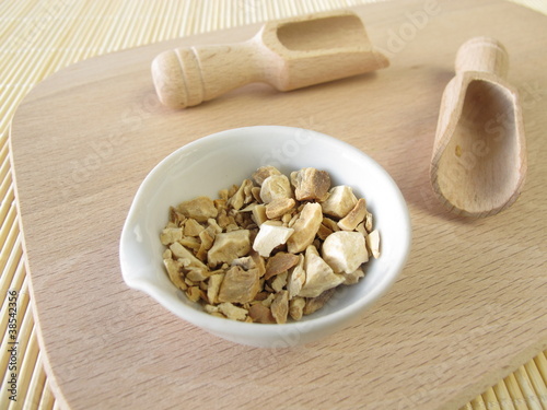 Foto: Veilchenwurzel, Iridis rhizoma Veilchenwurzel, Iridis rhizoma