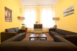 Foto: Hostel on a sunny day. Hostel on a sunny day.