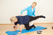Foto: Senorin mit personal Trainer Senorin mit personal Trainer