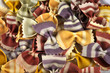 pates multicolores
