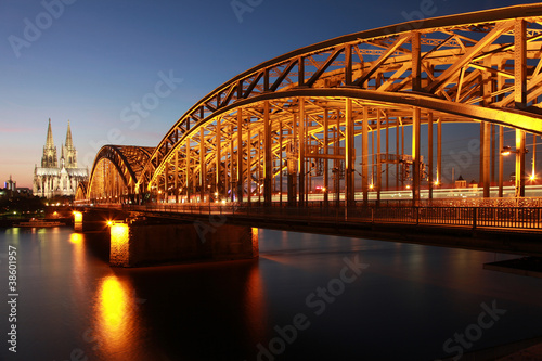 Foto: Köln: Dom und Hohenzollernbrücke Köln: Dom und Hohenzollernbrücke
