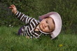 Baby im Gras
