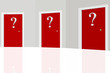 Puertas con interrogantes Puertas con interrogantes