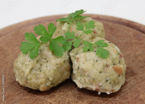Foto: Almknödel mit Speck Almknödel mit Speck