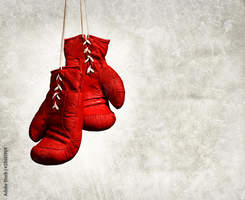 Foto: red boxing gloves red boxing gloves