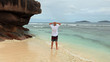 homme sur plage et gymnastique