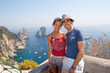 Turisti ai Faraglioni di Capri