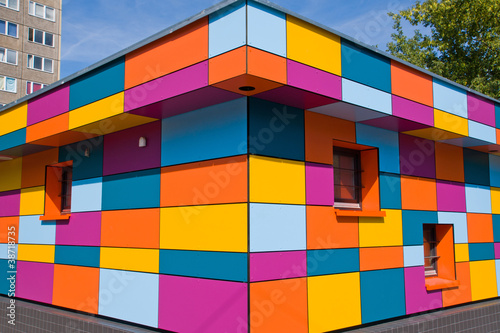 Foto: Colourful small building Colourful small building