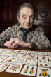 nonna con solitario