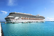Foto: Cruise Ship Anchored at Port Cruise Ship Anchored at Port