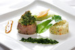 Kalbsfilet mit Bärlauchkruste, Wirsingroulade, Graupenrisotto