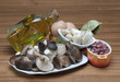 Ingredientes para un revuelto de setas.