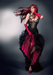Frau im Brokat-Abendkleid mit Edelsteinen - female 09_2
