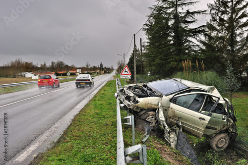 Photo: accident de la circulation sur route nationale accident de la circulation sur route nationale
