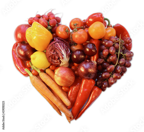 Foto: rotes herz, gelegt aus obst und gemüse rotes herz, gelegt aus obst und gemüse