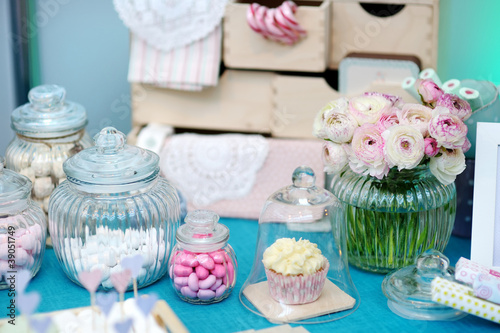 Photo: Fancy blue and pink table set Fancy blue and pink table set